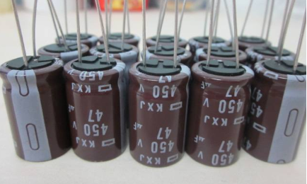 分析下黑金剛電容和紅寶石電容哪種好？